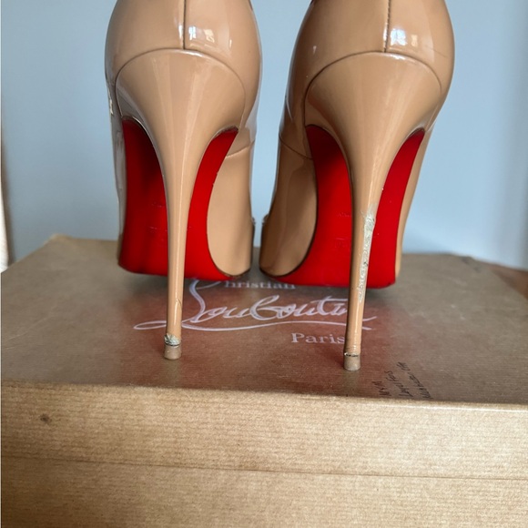 Gently used - Nude Louboutin 120mm patent So Kate’s size 39. - Picture 3 of 5